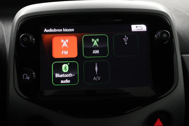 Toyota AYGO 1.0 VVT-i x-play limited | Apple Carplay/Android Auto | Fietsdrager beugel |