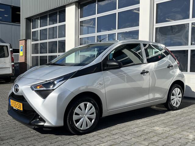 Toyota AYGO 1.0 VVT-i x-fun Airco Cruise controle 5-Deurs Telefoonverbinding Stuurwielbediening 4-Persoons