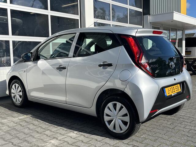 Toyota AYGO 1.0 VVT-i x-fun Airco Cruise controle 5-Deurs Telefoonverbinding Stuurwielbediening 4-Persoons