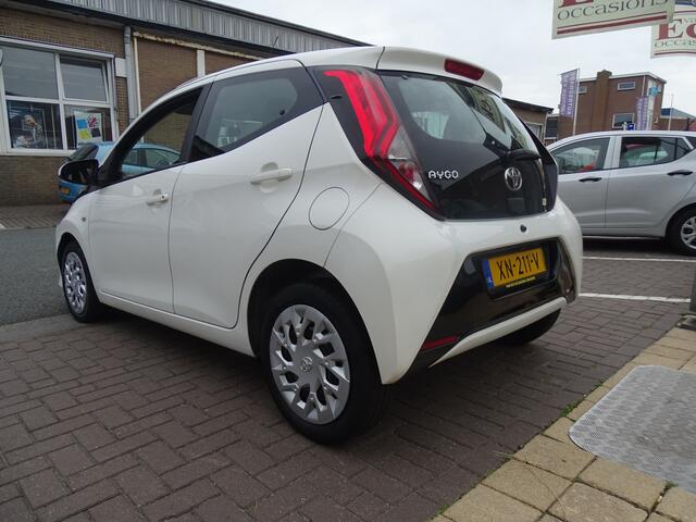 Toyota AYGO 1.0 VVT-i x-play