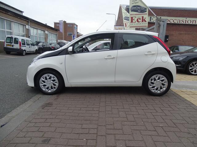 Toyota AYGO 1.0 VVT-i x-play