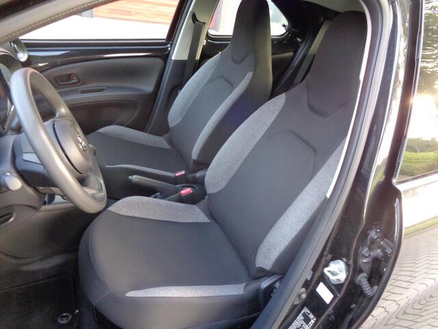 Toyota AYGO X 1.0 VVT-i MT