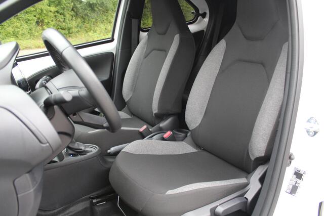 Toyota AYGO X 1.0 VVT-i S-CVT first | Rijklaar | 'Trekhaak' | Apple/Android | LED | Stoelverw. | Clima | Adap.cruise | Dealer onderhouden