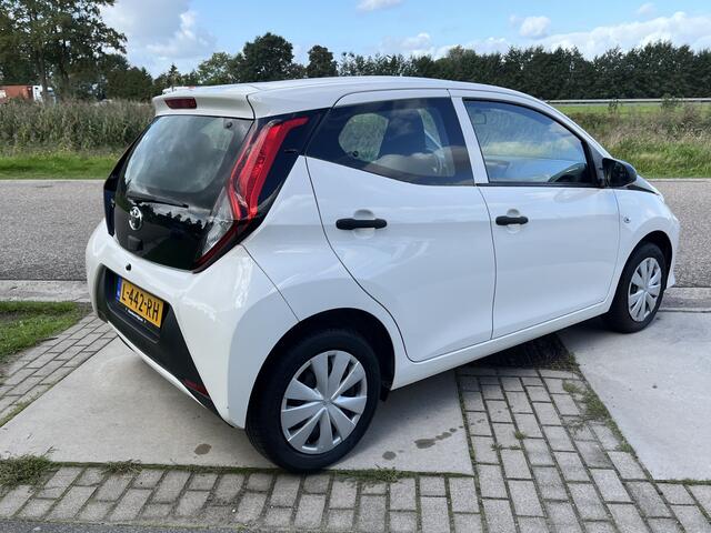 Toyota AYGO 1.0 VVT-i x-fun / Airco / Cruise / Elek Ramen V / Bleutooth /