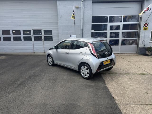 Toyota AYGO 1.0 VVT-i x-play