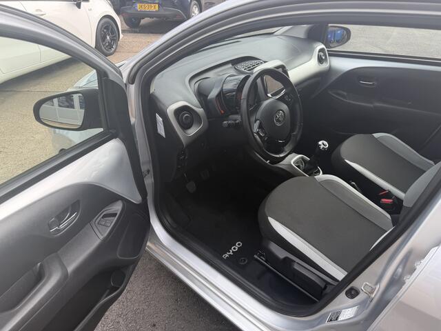 Toyota AYGO 1.0 VVT-i x-play