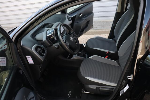 Toyota AYGO 1.0 VVT-i x-play O.a: Camera, Carplay, Airco, Bluetooth, Rijklaar, Etc. All-in prijs!