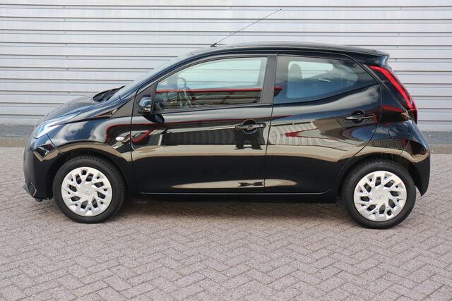 Toyota AYGO 1.0 VVT-i x-play O.a: Camera, Carplay, Airco, Bluetooth, Rijklaar, Etc. All-in prijs!