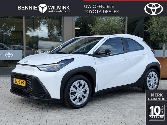 Toyota AYGO X Hybrid 115 play