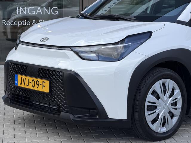 Toyota AYGO X Hybrid 115 play