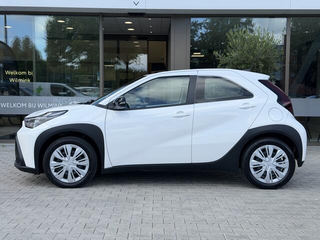 Toyota AYGO X Hybrid 115 play
