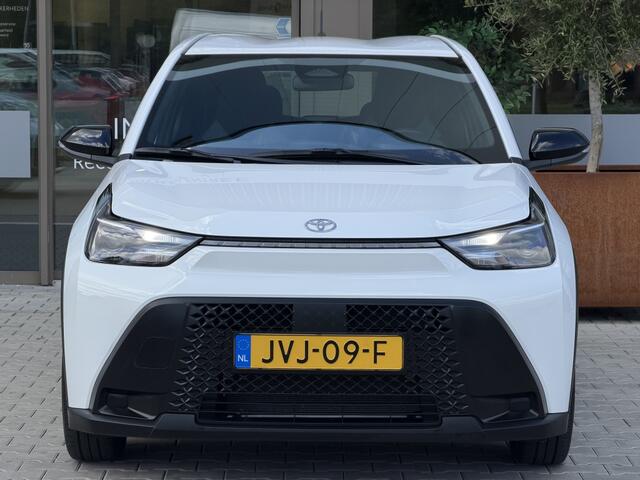 Toyota AYGO X Hybrid 115 play