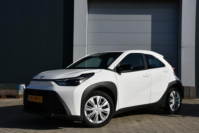 Toyota AYGO X Hybrid 115 play Automaat 116pk | Climate control | Cruise control adaptief | Apple Carplay/Android Auto |