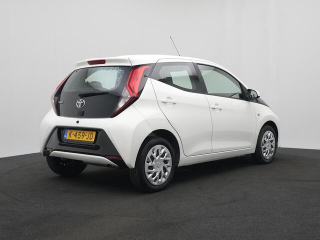 Toyota AYGO 1.0 VVT-i x-play | NL Auto | Dealer Onderhouden | Achteruitrijcamera |