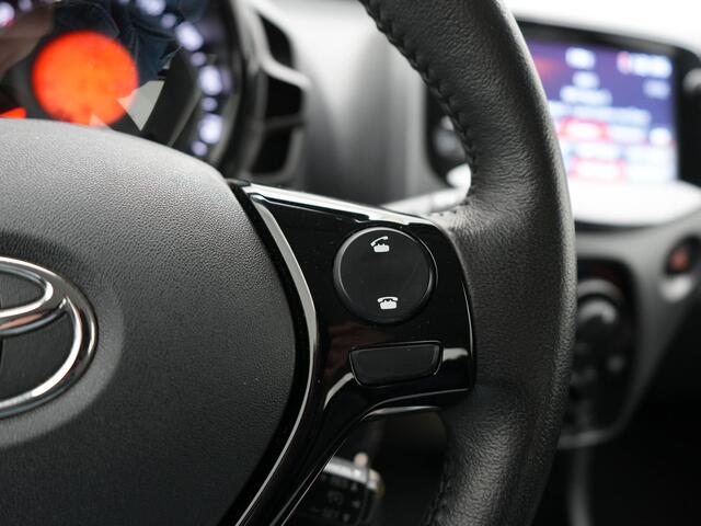 Toyota AYGO 1.0 VVT-i x-play | NL Auto | Dealer Onderhouden | Achteruitrijcamera |