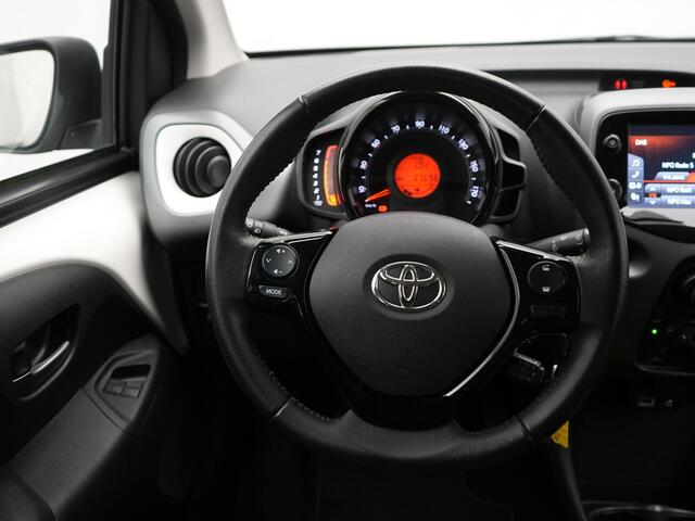 Toyota AYGO 1.0 VVT-i x-play | NL Auto | Dealer Onderhouden | Achteruitrijcamera |