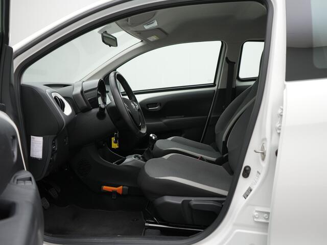 Toyota AYGO 1.0 VVT-i x-play | NL Auto | Dealer Onderhouden | Achteruitrijcamera |