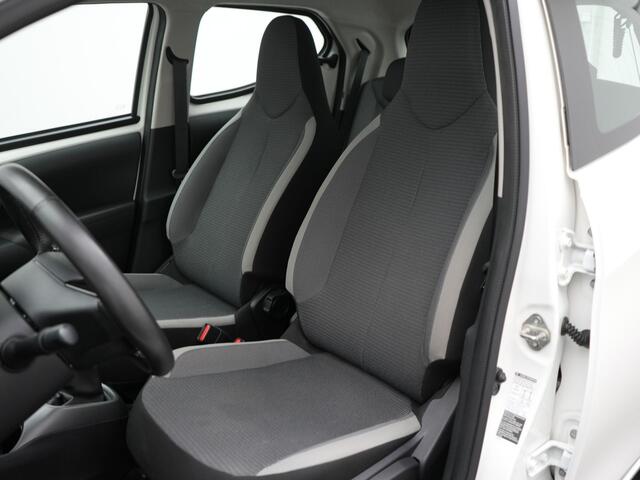 Toyota AYGO 1.0 VVT-i x-play | NL Auto | Dealer Onderhouden | Achteruitrijcamera |