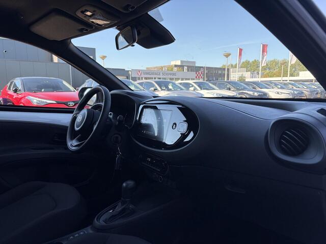 Toyota AYGO X Hybrid 115 play