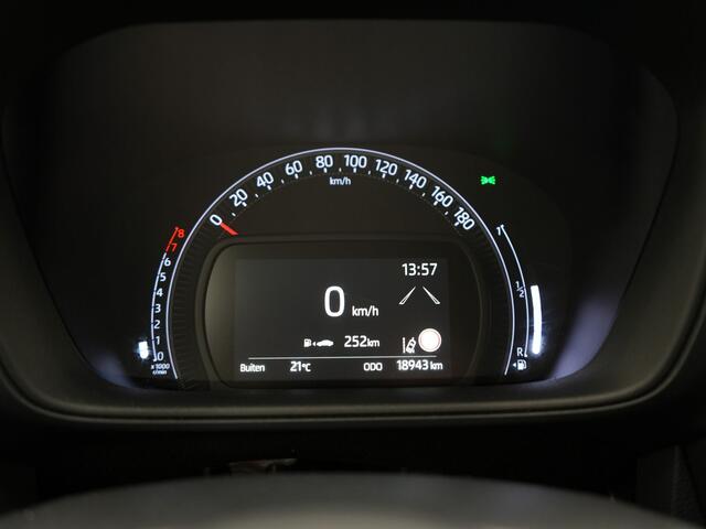 Toyota AYGO X 1.0 VVT-i MT Limited VOL! | Dealer onderhouden | JBL | Parkeersensoren V+A | Trekhaak | Stoelverwarming |