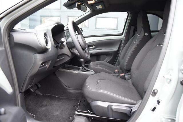 Toyota AYGO X Hybrid 115 envy Adaptieve Cruise - Stoelverwarming