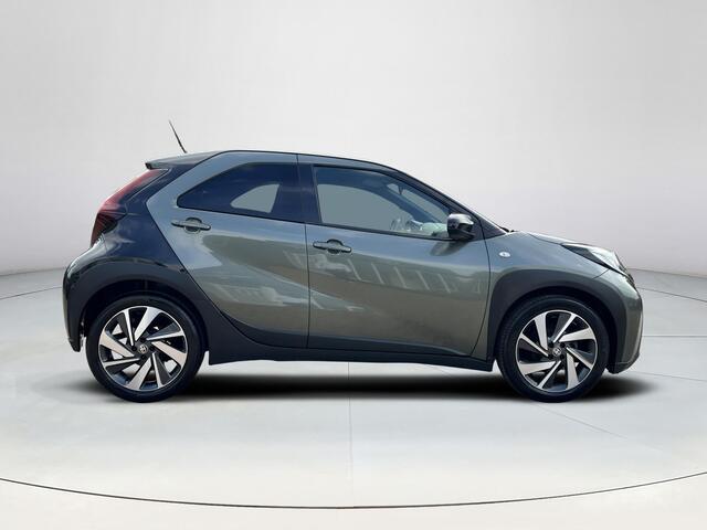 Toyota AYGO X 1.0 VVT-i MT Envy | JBL audio | LED koplampen | Carplay | Parkeercamera | 18 inch LM-velgen |