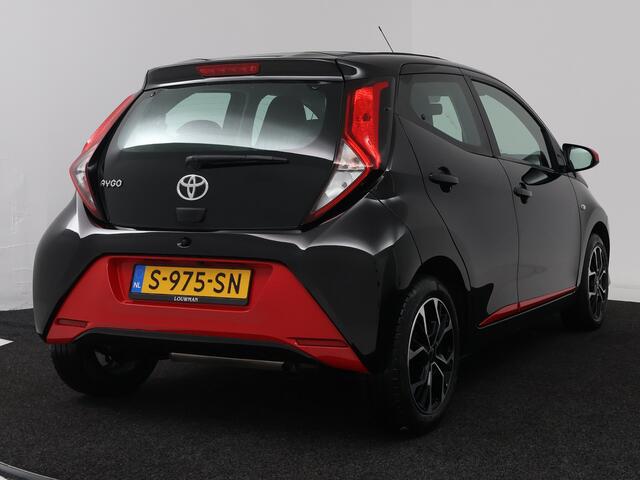 Toyota AYGO 1.0 VVT-i x-play | Cabriodak | Camera | Carplay | Bi-color |