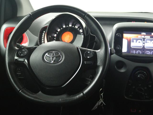 Toyota AYGO 1.0 VVT-i x-play | Cabriodak | Camera | Carplay | Bi-color |