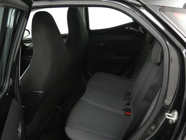 Toyota AYGO 1.0 VVT-i x-play | Cabriodak | Camera | Carplay | Bi-color |