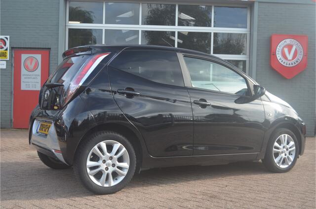 Toyota AYGO 1.0 VVT-i x Leder, Camera, 12 mnd. gar.