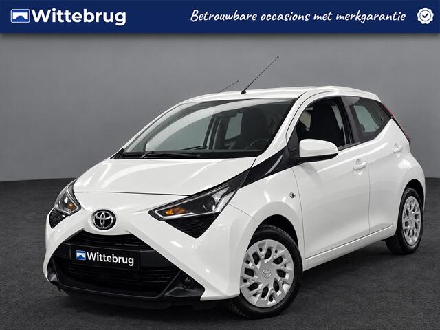 Toyota AYGO 1.0 VVT-i x-play Camera | Apple Carplay | Airco | Elektrische ramen |