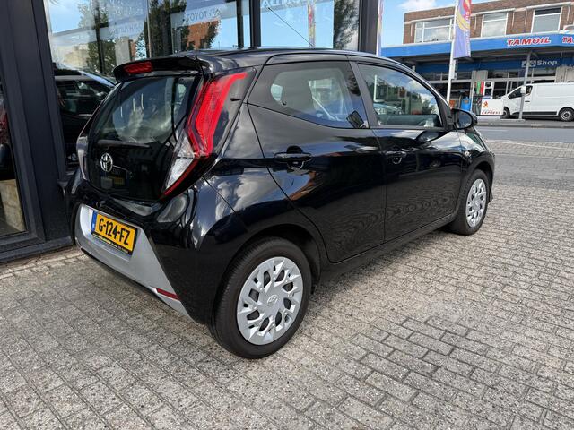 Toyota AYGO 1.0 VVT-i x-play limited – foto 4