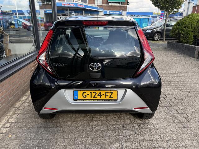 Toyota AYGO 1.0 VVT-i x-play limited – foto 5