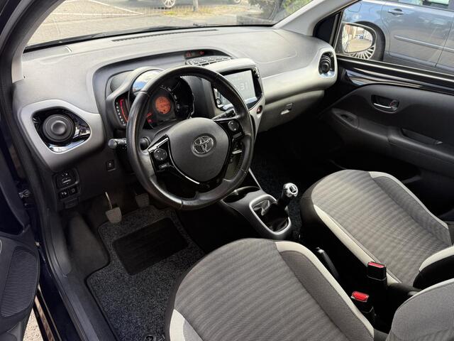 Toyota AYGO 1.0 VVT-i x-play limited – foto 6