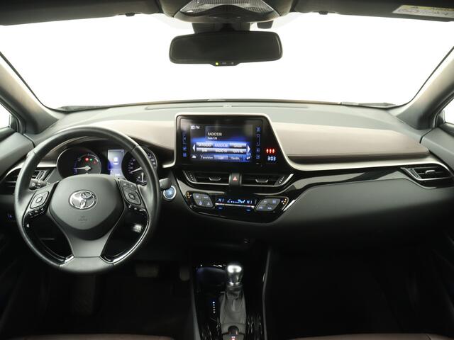 Toyota C-HR 1.8 Hybrid Executive Automaat | Navigatie | Camera | Climate Control | Parkeer Ass. | Stoelverwarming | LM velgen | Cruise Control Adaptief |