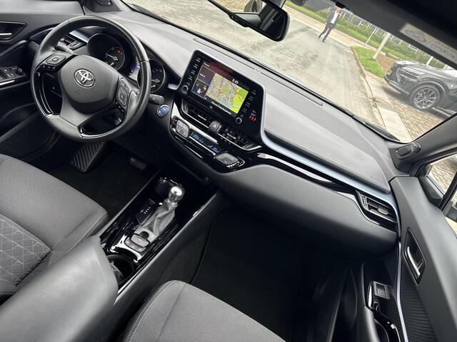 Toyota C-HR 2.0 Hybrid First Edition | 06-10141018 Voor meer informatie
