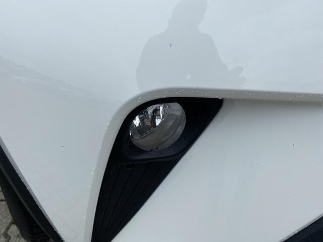 Toyota C-HR 1.8 Hybrid Active Adaptive Cruise, App-Connect & Camera
