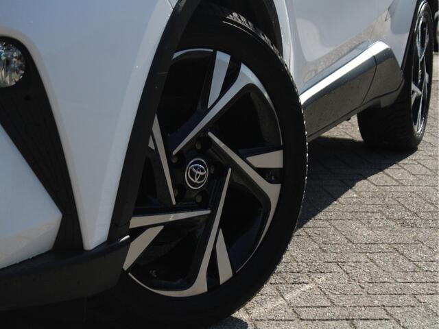 Toyota C-HR 1.8 Hybrid Dynamic Automaat Navigatie, Cruise Control Adaptief, Parkeersensoren Voor en Achter, Airco Automatisch