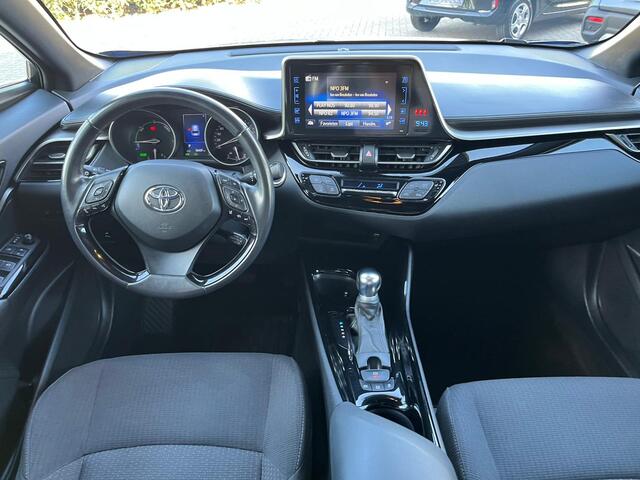 Toyota C-HR 1.8 Hybrid Dynamic | Navigatie | Camera | Stoel Verwarming | Climate Control |