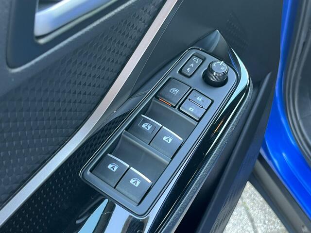Toyota C-HR 1.8 Hybrid Dynamic | Navigatie | Camera | Stoel Verwarming | Climate Control |