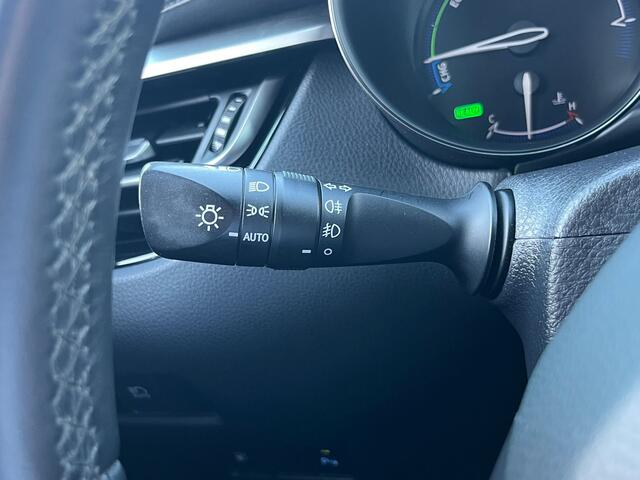 Toyota C-HR 1.8 Hybrid Dynamic | Navigatie | Camera | Stoel Verwarming | Climate Control |