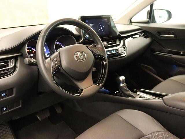 Toyota C-HR 1.8 Hybrid Dynamic - ORIGINEEL NEDERLANDSE AUTO - NAVIGATIE - PARKEERSENSOREN VOOR EN ACHTER - ACHTERUITRIJ CAMERA - ADAPTIVE CRUISE CONTROL - KEYLESS ENTRY & START