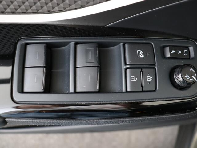 Toyota C-HR 1.8 Hybrid Executive I Navigatie I Climate Control I Cruise Control I Camera I USB I LM Velgen I Stoelverwarming Voor I Keyless Entry/Start I