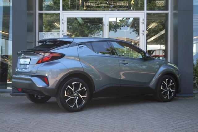 Toyota C-HR 1.8 HYBRID TEAM D, Apple Carplay/ Android Auto, Clima, LED, etc.