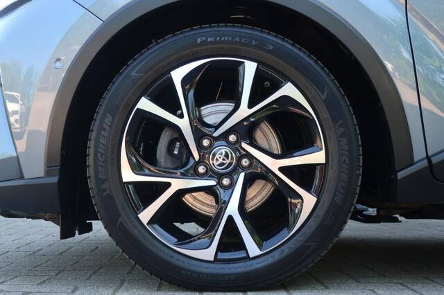 Toyota C-HR 1.8 HYBRID TEAM D, Apple Carplay/ Android Auto, Clima, LED, etc.