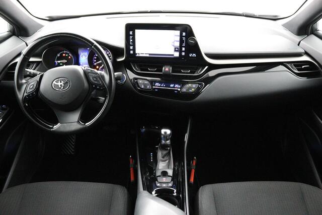 Toyota C-HR 1.8 Hybrid Dynamic | Navigatie | Stoelverwarming | Keyless |