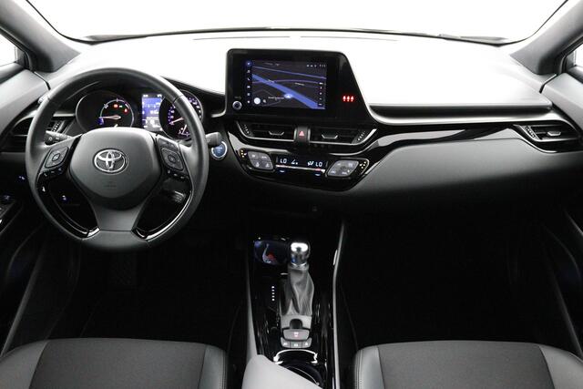 Toyota C-HR 1.8 Hybrid Dynamic | Stoel en stuurverwarming | Parkeersensoren | Navigatie |