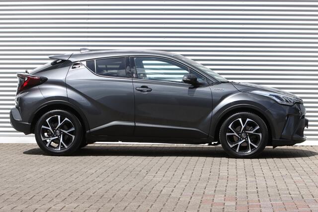 Toyota C-HR 2.0 Hybrid Team-D Winter-pakket / Safety-pakket