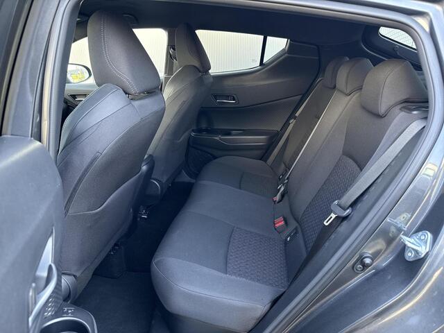 Toyota C-HR 2.0 Hybrid Style **NAVIGATIE/ STOELVERWARMING/ DODEHOEK DETECTIE/ 36 MAANDEN GARANTIE**