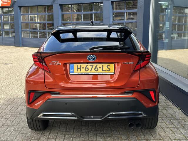 Toyota C-HR 2.0 Hybrid Launch Edition 184 PK | Volledig Lederen Bekleding | Elektrische Stoelverstelling | JBL Audio | Navigatie | Parkeercamera | Treeplanken | Stoelverwarming | Climate Control | LED Pack | Orgineel NL Auto van 1e Eigenaar |